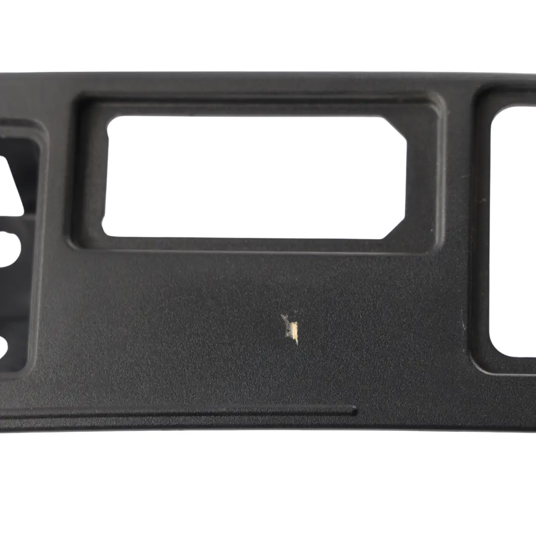 Land Rover Range Rover Velar L560 Enjoliveur Éclairage Plaque Noir - SKU J8A2-40406-BA - Numéro de pièce J8A2-40406-BA