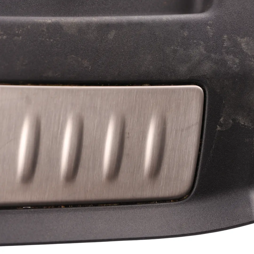 Land Rover Range Rover Velar L560 Plaque Protection Coffre Arrière - SKU J8A2-406A64-A - Numéro de pièce J8A2-406A64-A