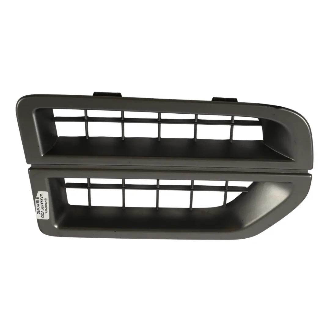 Griglia Parafango Anteriore Destro per Land Rover Discovery 3 L319 con numero di parte JAK000062 Land Rover Discovery 3 L319 Griglia Parafango Anteriore Destro - SKU JAK000062 - Numero di parte JAK000062