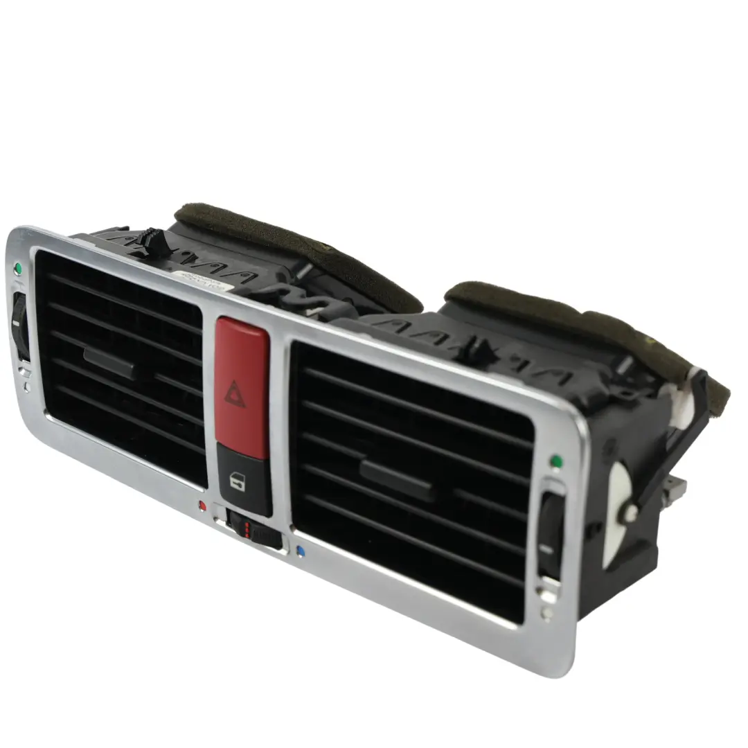 Kratka Nawiewu Środkowa Przełącznik Zamka do Range Rover L322 o numerze JBD000022PUY Range Rover L322 Kratka Nawiewu Środkowa Przełącznik Zamka - SKU JBD000022PUY - Numer Części JBD000022PUY