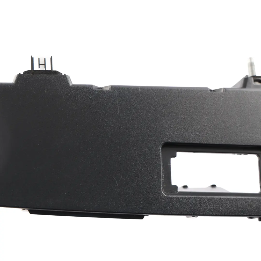Range Rover Evoque L551 Support Caméra Éclairage Plaque Hayon - SKU K8D2-404C42-A - Numéro de pièce K8D2-404C42-A