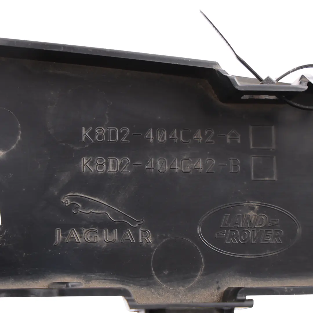 Range Rover Evoque L551 Listwa Klapy Kamera Tablicy - SKU K8D2-404C42-A - Numer Części K8D2-404C42-A