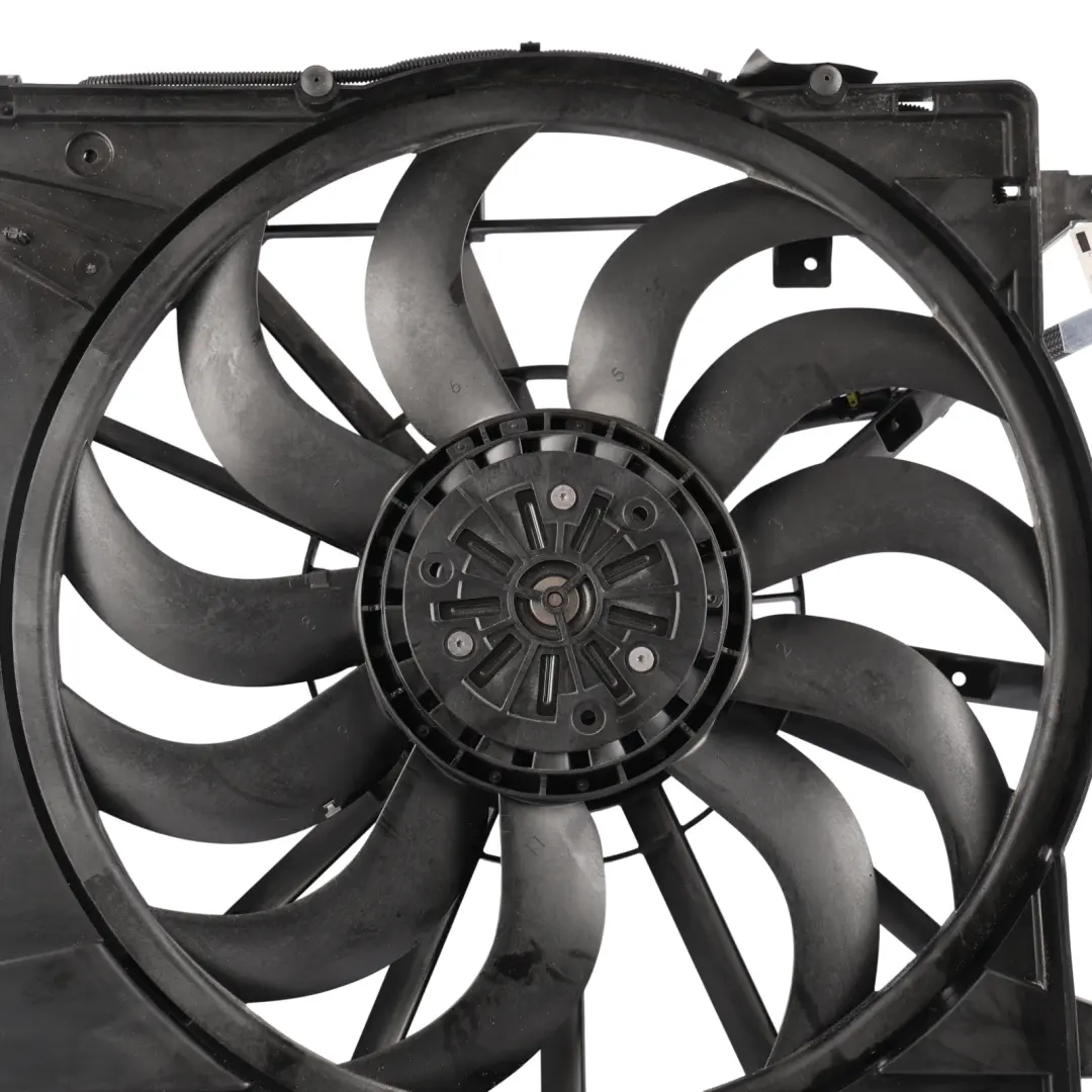 Cooling Radiator Fan 2.0 Diesel to Range Rover Evoque L551 Engine with Part number K8D2-8C607-BF Range Rover Evoque L551 Engine Cooling Radiator Fan 2.0 Diesel - SKU K8D2-8C607-BF - Part number K8D2-8C607-BF