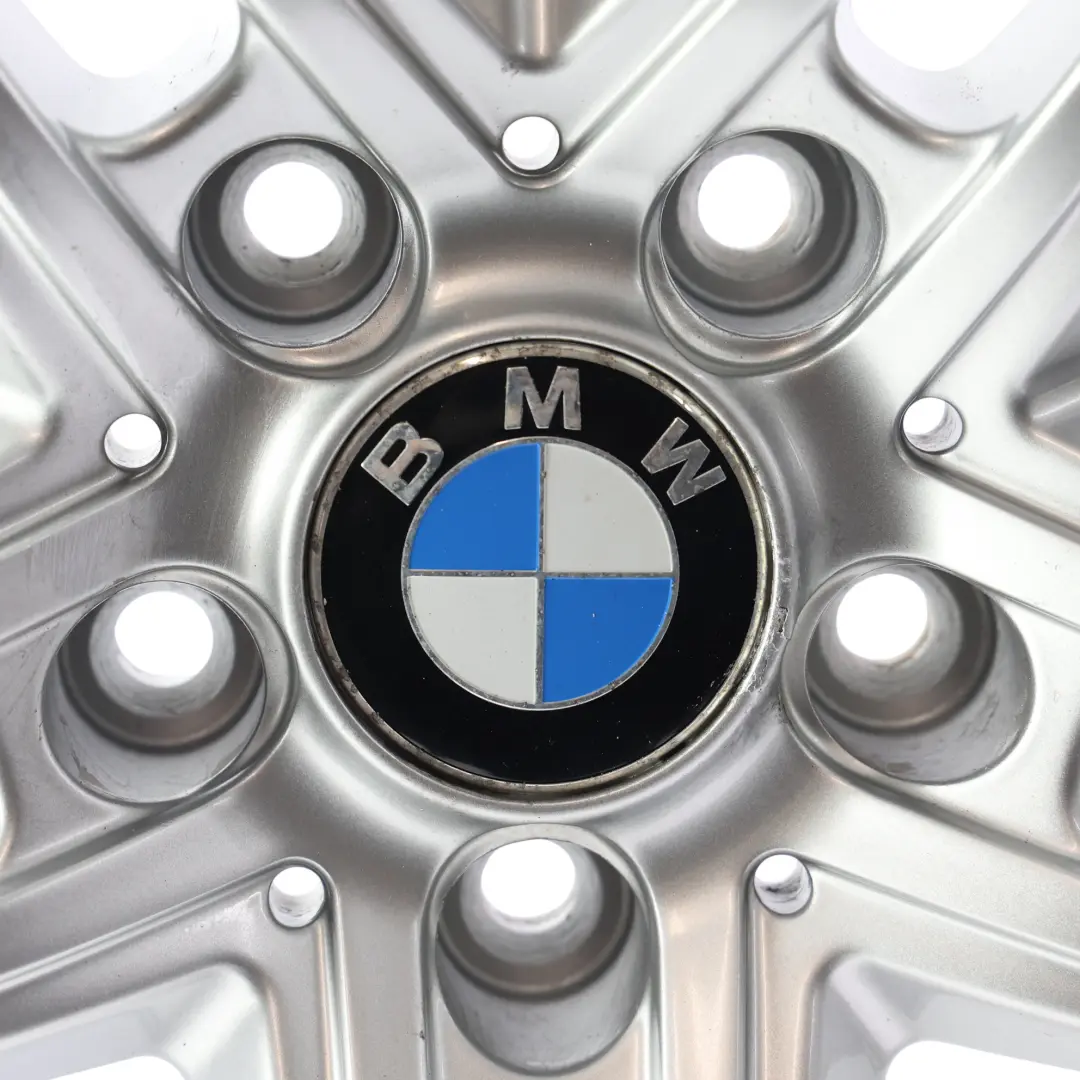 Felga Aluminiowa 18" Srebrna 8J ET:30 5x120 Star 10 Spoke do BMW o numerze KBA49282 BMW Felga Aluminiowa 18" Srebrna 8J ET:30 5x120 Star 10 Spoke - SKU KBA49282-1 - Numer Części KBA49282