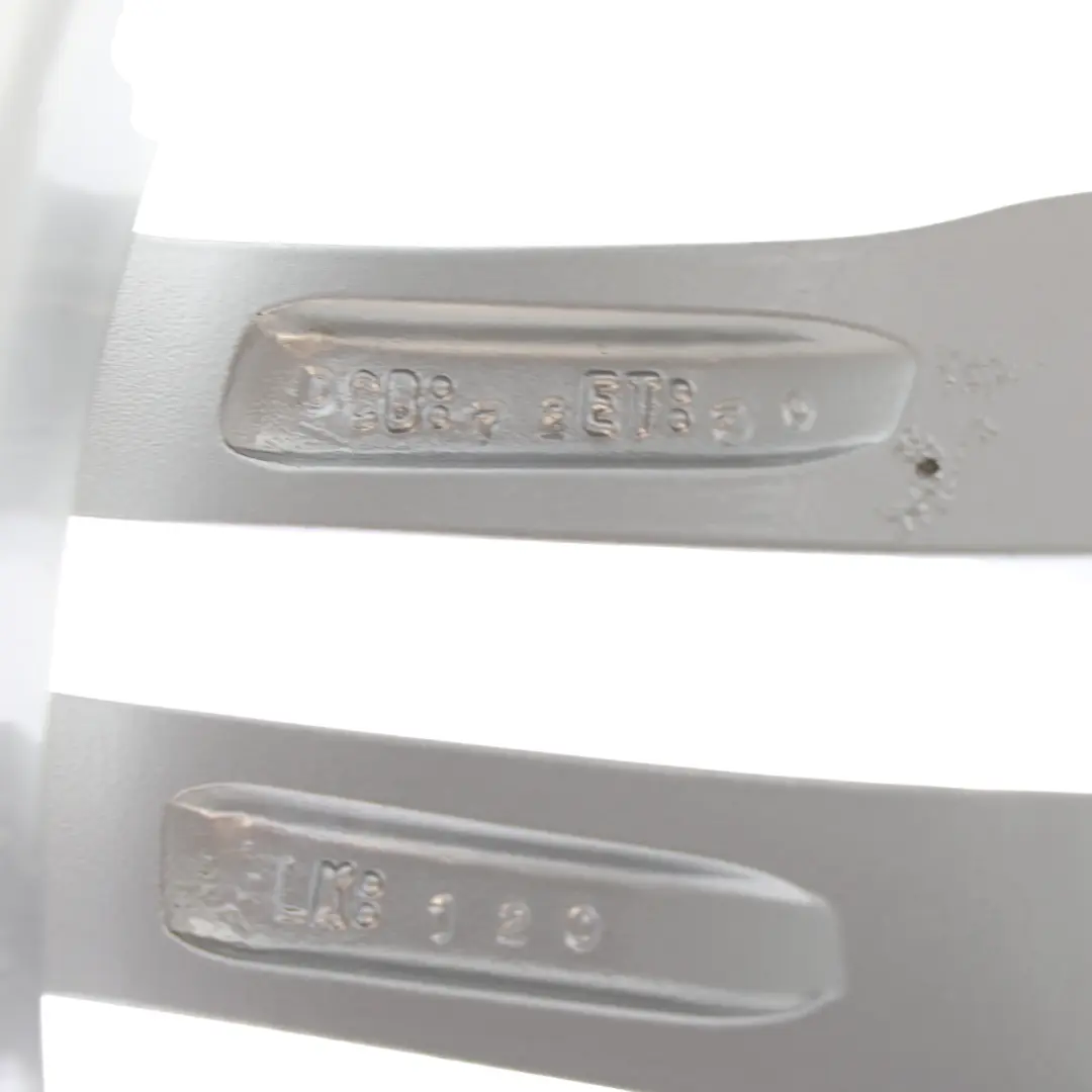 Felga Aluminiowa 18" Srebrna 8J ET:30 5x120 10 Ramion do BMW o numerze KBA49282 BMW Felga Aluminiowa 18" Srebrna 8J ET:30 5x120 10 Ramion - SKU KBA49282-3 - Numer Części KBA49282