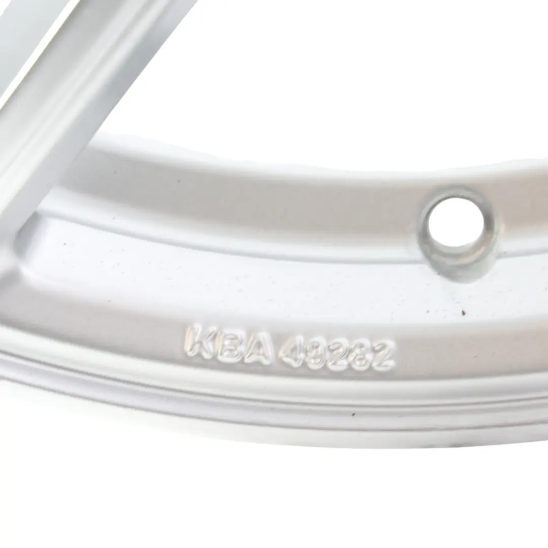 BMW Cerchio Lega 18" Argento 8J ET:30 5x120 Stella 10 Razze - SKU KBA49282-3 - Numero di parte KBA49282