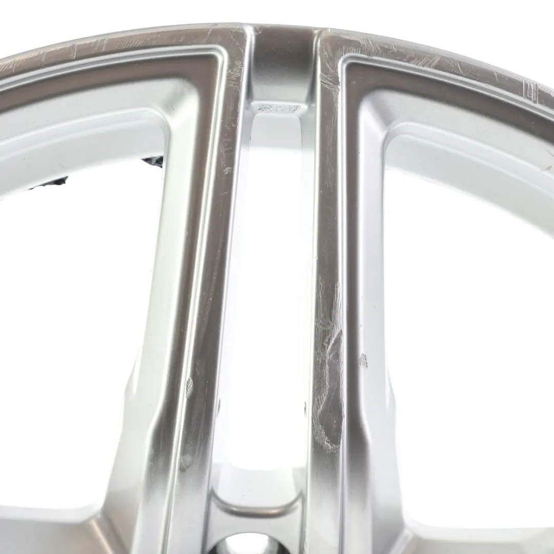 Cerchio Lega 18" Argento 8J ET:30 5x120 Stella 10 Razze per BMW con numero di parte KBA49282 BMW Cerchio Lega 18" Argento 8J ET:30 5x120 Stella 10 Razze - SKU KBA49282-3 - Numero di parte KBA49282