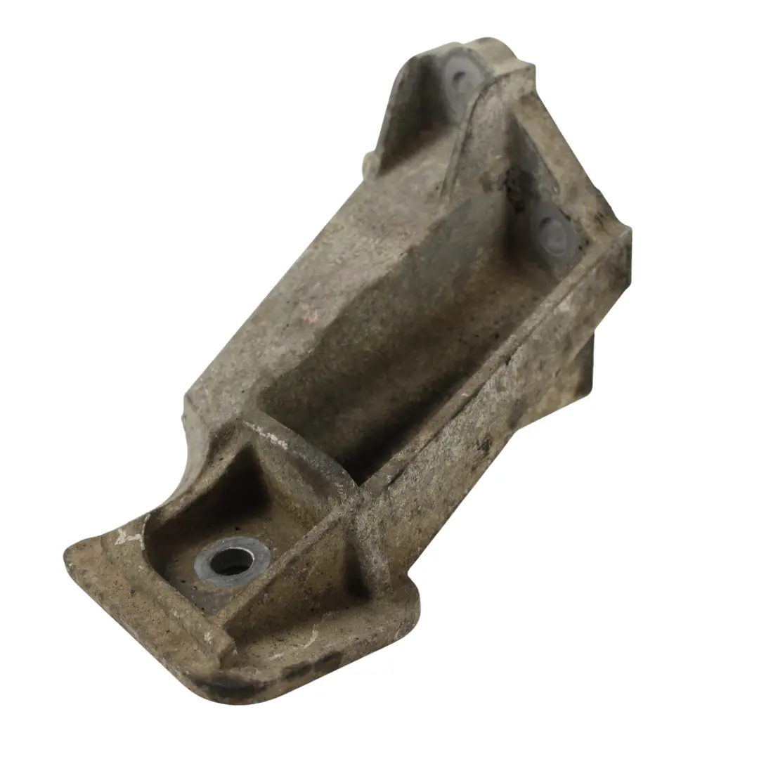 Land Rover Discovery 3 L319 Engine Mount Bracket Left N/S 4H22-6061-AA - SKU KKU500580 - Part number KKU500580