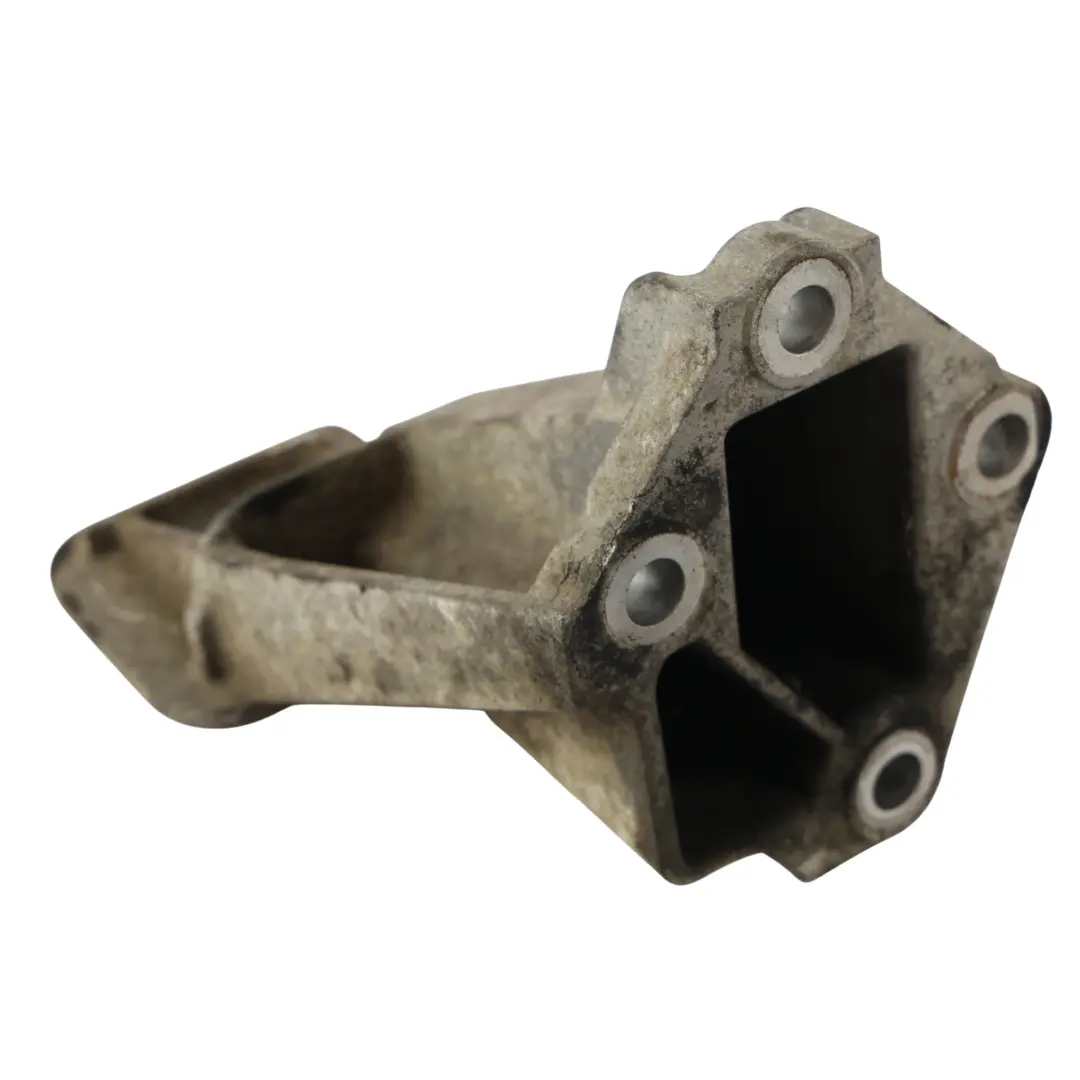 Łapa Wspornik Mocowania Silnika Lewo 4H226061AA do Land Rover Discovery 3 L319 o numerze KKU500580 Land Rover Discovery 3 L319 Łapa Wspornik Mocowania Silnika Lewo 4H226061AA - SKU KKU500580 - Numer Części KKU500580