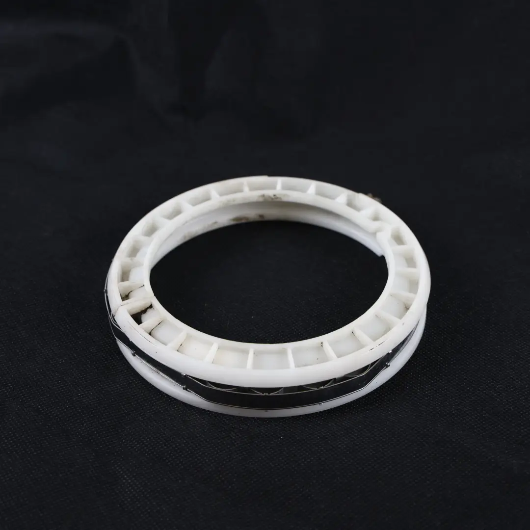 Kraftstofftank Haltering für Land Rover Range Rover Sport L320 mit Teilenummer LR013771 Land Rover Range Rover Sport L320 Kraftstofftank Haltering - SKU LR013771 - Teilenummer LR013771