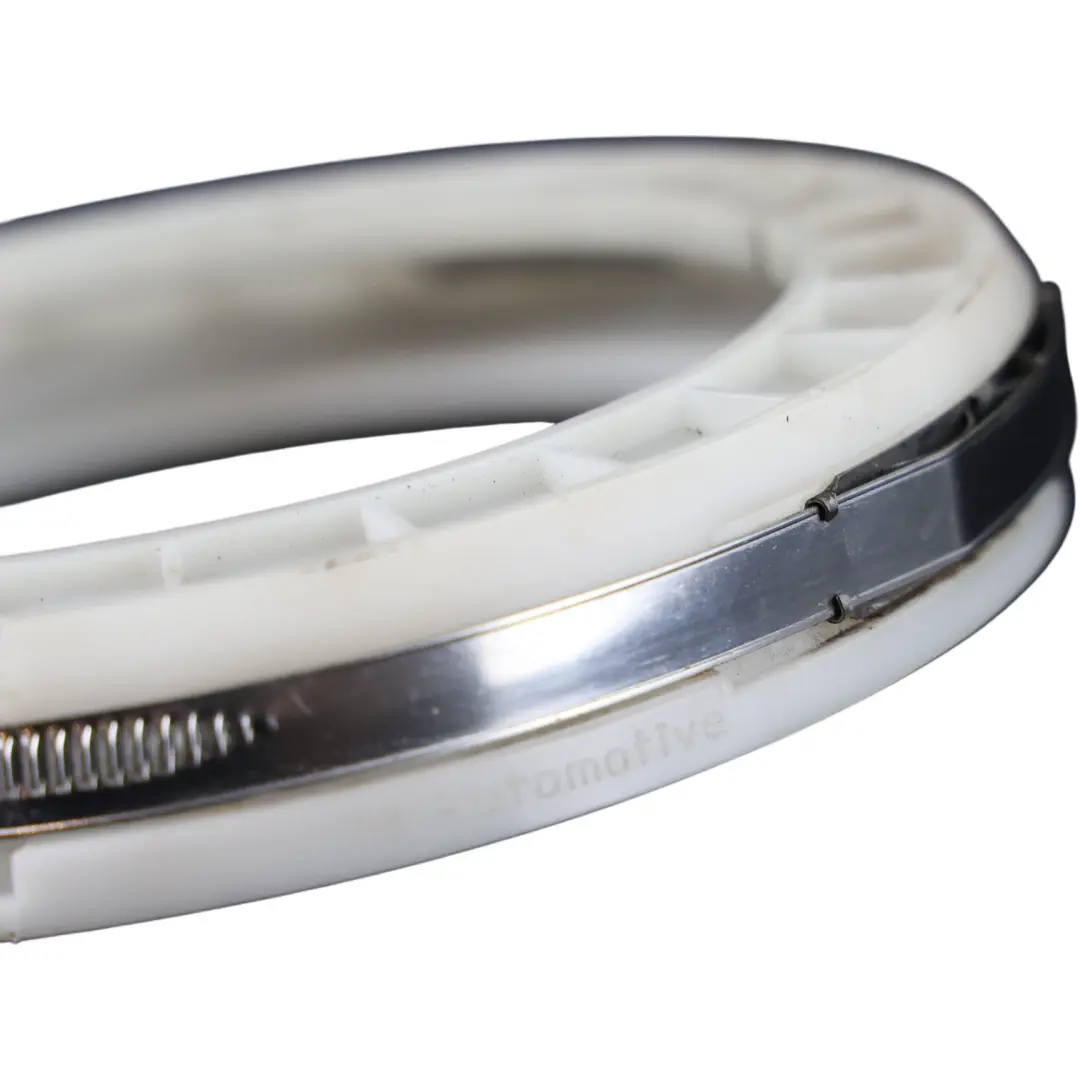 Pierścień Zbiornika Paliwa do Land Rover Range Rover Sport L320 o numerze LR013771 Land Rover Range Rover Sport L320 Pierścień Zbiornika Paliwa - SKU LR013771 - Numer Części LR013771