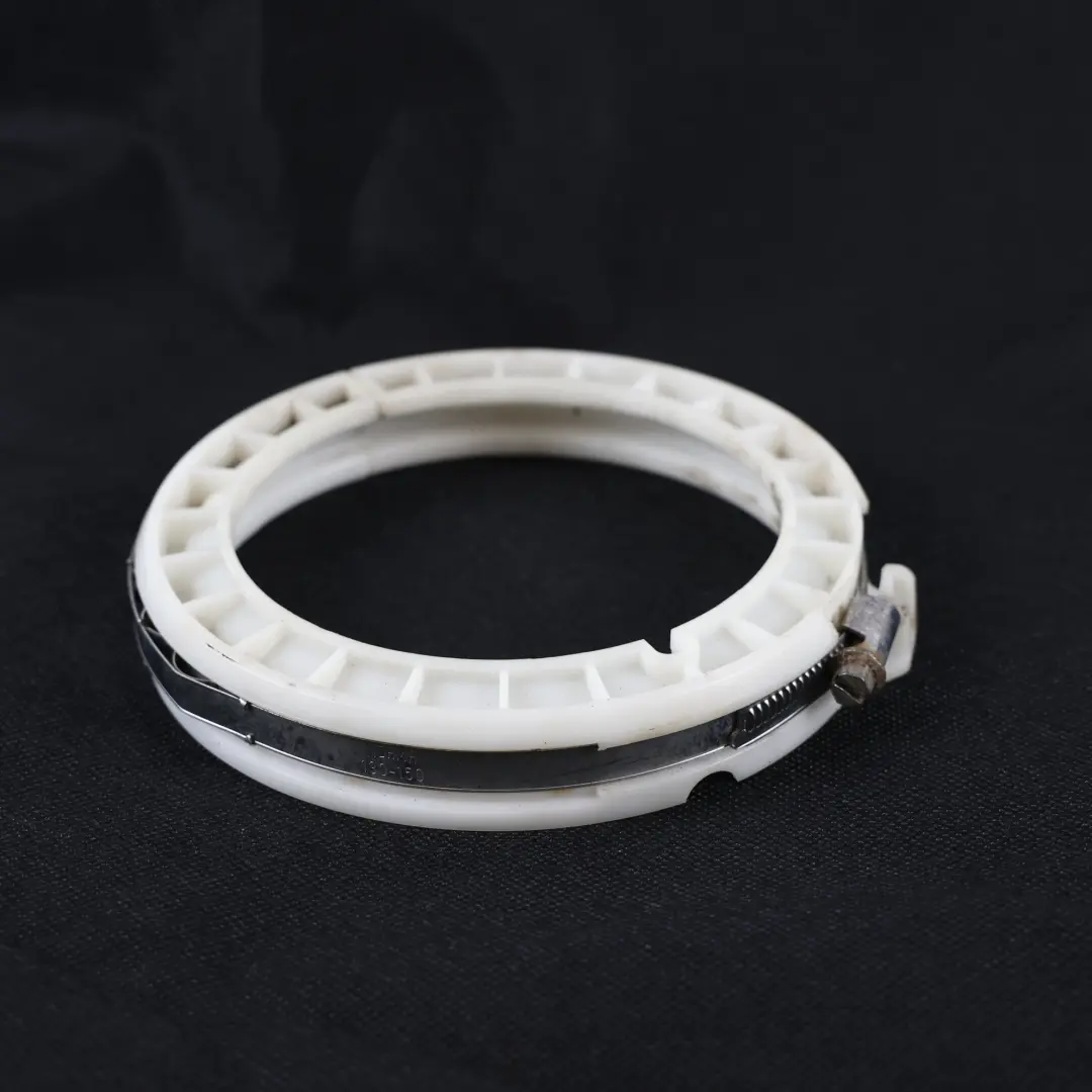 Anillo Retención Depósito Combustible para Land Rover Range Rover Sport L320 con número de pieza LR013771 Land Rover Range Rover Sport L320 Anillo Retención Depósito Combustible - SKU LR013771 - Número de pieza LR013771