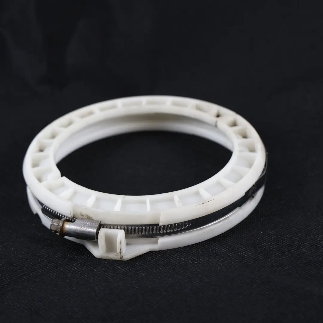 Kraftstofftank Haltering für Land Rover Range Rover Sport L320 mit Teilenummer LR013771 Land Rover Range Rover Sport L320 Kraftstofftank Haltering - SKU LR013771 - Teilenummer LR013771