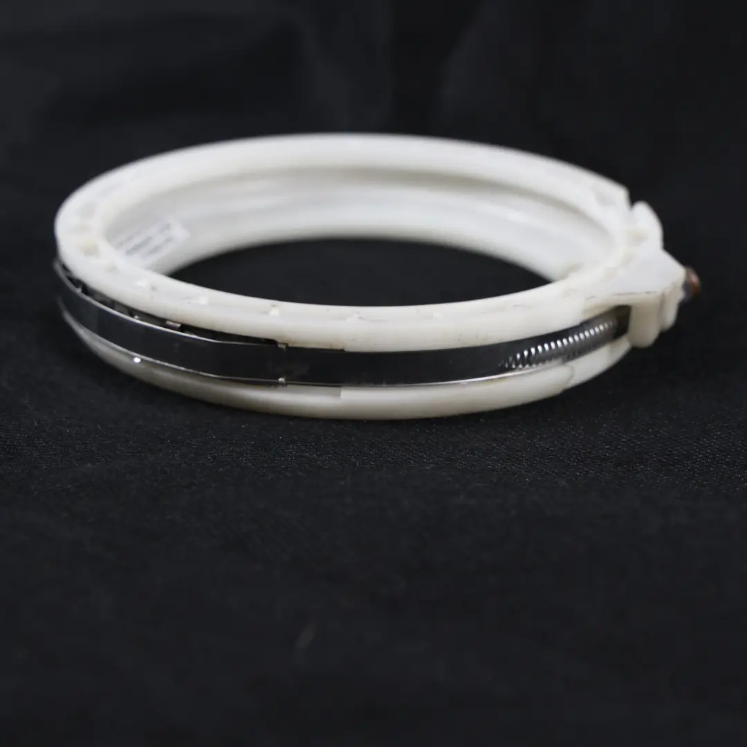 Land Rover Range Rover Sport L320 Kraftstofftank Haltering - SKU LR013771 - Teilenummer LR013771