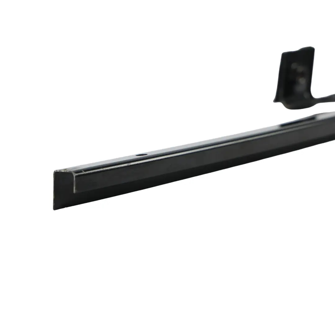 Türfenster Führungsleiste Vorne Rechts 5H22-21458-CD für Land Rover Discovery L319 mit Teilenummer LR024084 Land Rover Discovery L319 Türfenster Führungsleiste Vorne Rechts 5H22-21458-CD - SKU LR024084 - Teilenummer LR024084