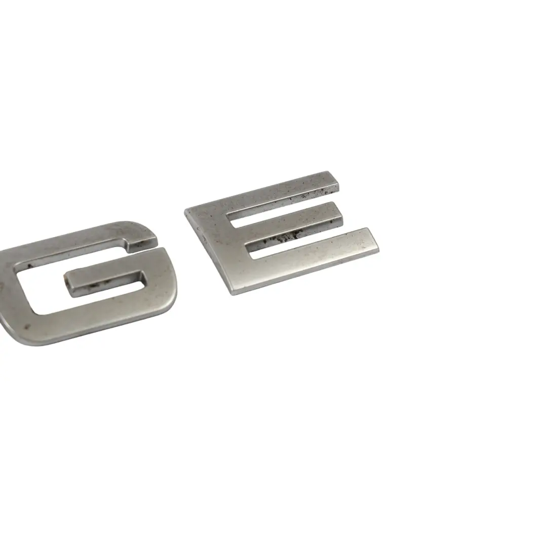 Emblem Schriftzug Badge Typenschild RANGE für Land Rover mit Teilenummer LR026394 Land Rover Emblem Schriftzug Badge Typenschild RANGE - SKU LR026394 - Teilenummer LR026394