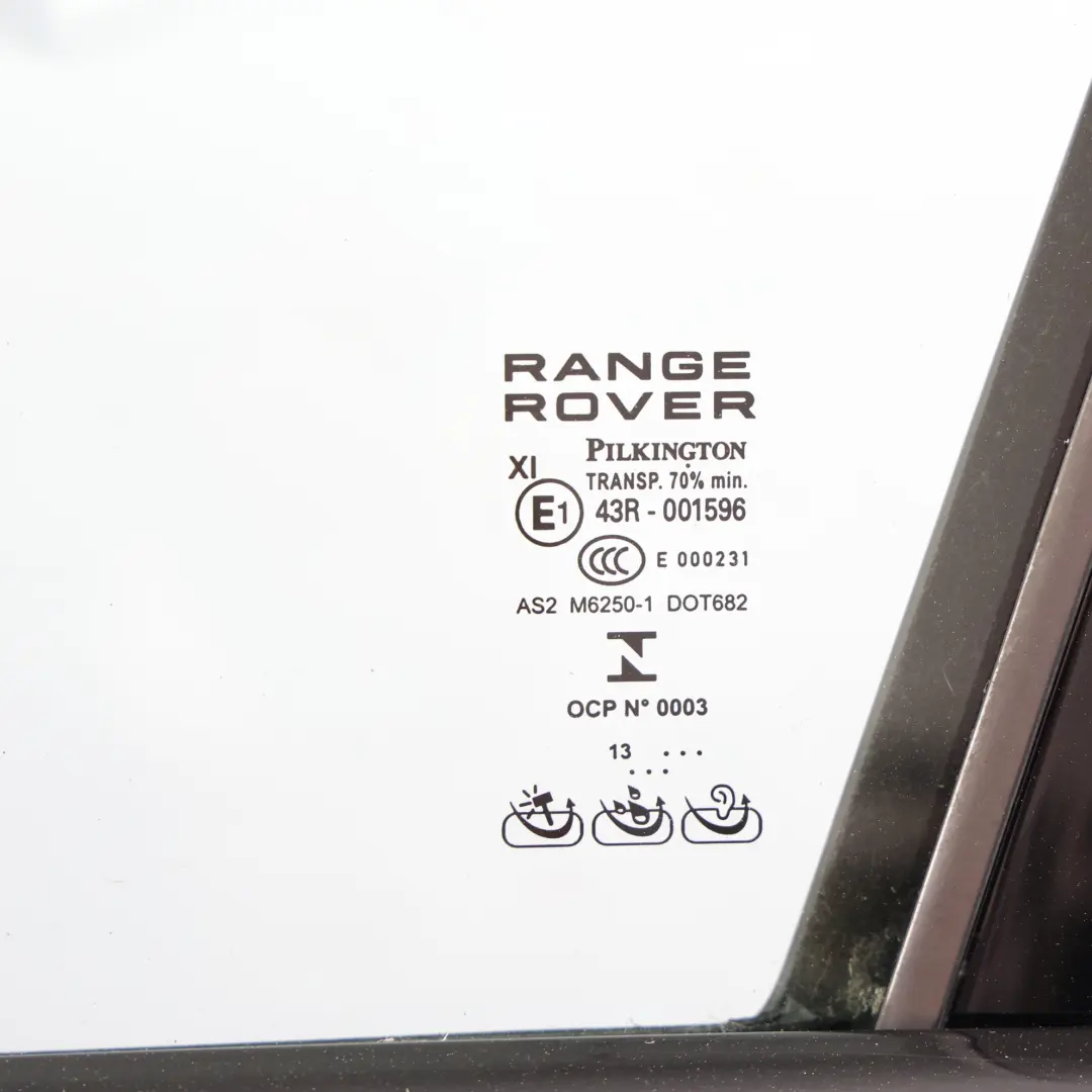 Tür Vorne Links Santorini Schwarz - 820 für Range Rover L405 mit Teilenummer LR036400 Range Rover L405 Tür Vorne Links Santorini Schwarz - 820 - SKU LR036400-SAB - Teilenummer LR036400