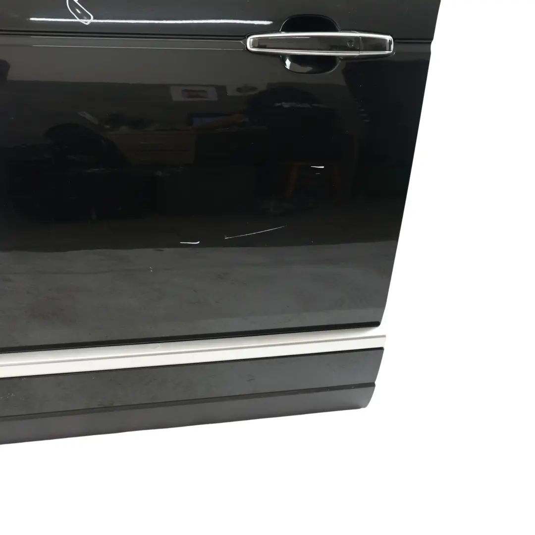 Range Rover L405 Porte Avant Gauche Noir Santorini 820 - SKU LR036400-SAB - Numéro de pièce LR036400