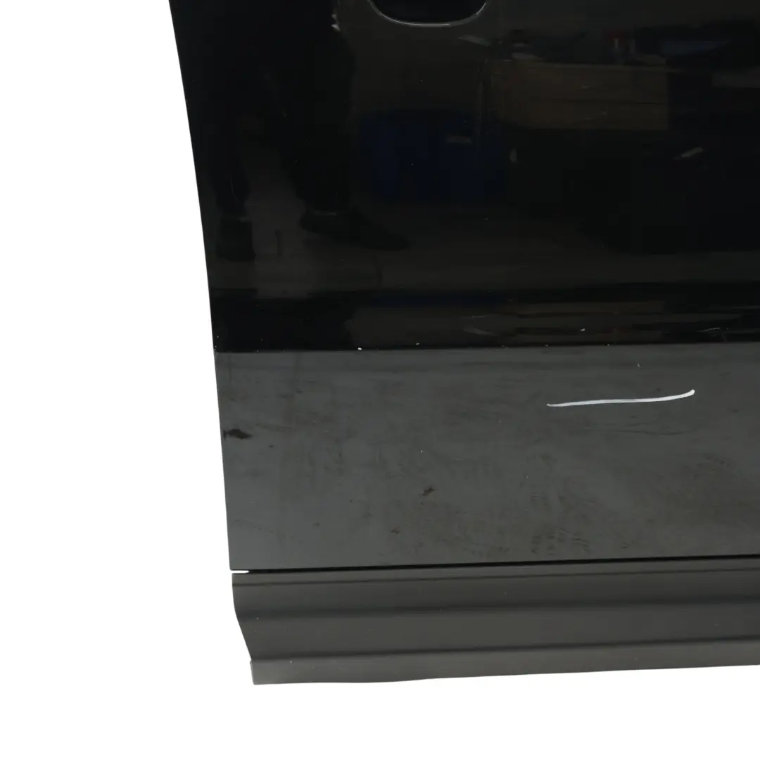 Puerta Delantera Derecha Negro Santorini 820 para Range Rover Sport L494 con número de pieza LR044226 Range Rover Sport L494 Puerta Delantera Derecha Negro Santorini 820 - SKU LR044226-SAB - Número de pieza LR044226