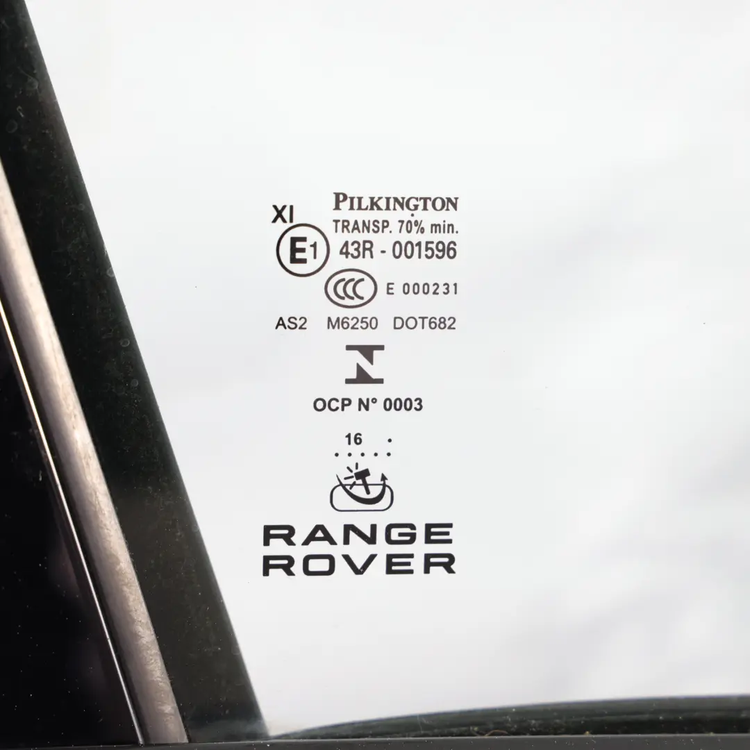 Drzwi Przednie Prawe Santorini Czarny 820 do Range Rover Sport L494 o numerze LR044226 Range Rover Sport L494 Drzwi Przednie Prawe Santorini Czarny 820 - SKU LR044226-SAB - Numer Części LR044226