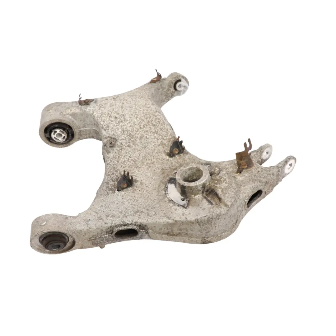 Control Arm Lower Right O/S FK72-5B530-AC to Land Rover Discovery Sport L550 Rear with Part number LR060774 Land Rover Discovery Sport L550 Rear Control Arm Lower Right O/S FK72-5B530-AC - SKU LR060774 - Part number LR060774