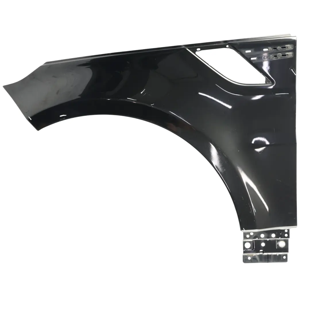 Guardabarros Delantero Izquierdo Negro Santorini para Range Rover Sport L494 con número de pieza LR061824 Range Rover Sport L494 Guardabarros Delantero Izquierdo Negro Santorini - SKU LR061824-SAB - Número de pieza LR061824