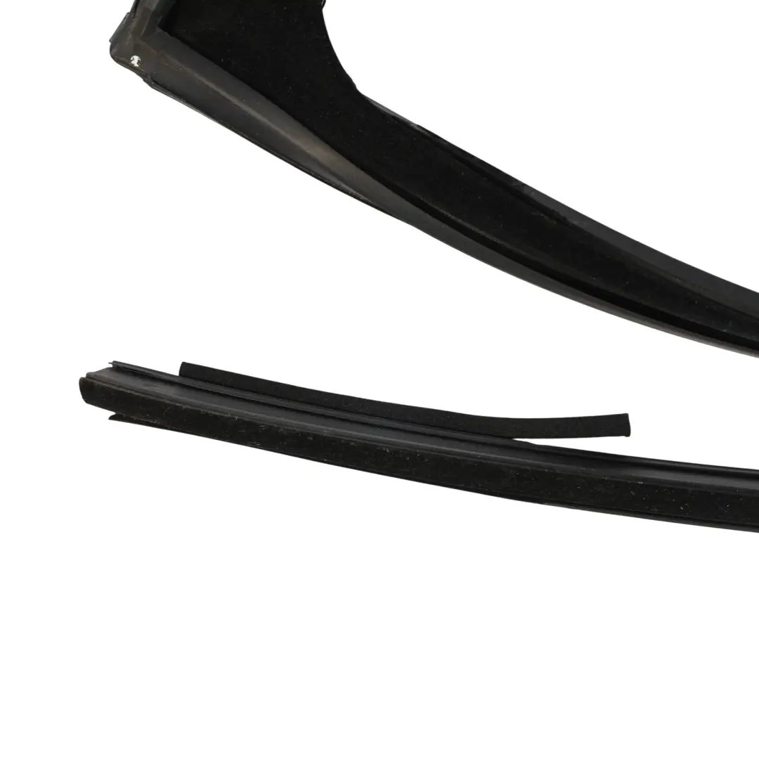 Guarnizione Vetro Porta Ant. Destra FK72-21596-AB per Land Rover Sport L550 con numero di parte LR076970 Land Rover Sport L550 Guarnizione Vetro Porta Ant. Destra FK72-21596-AB - SKU LR076970 - Numero di parte LR076970
