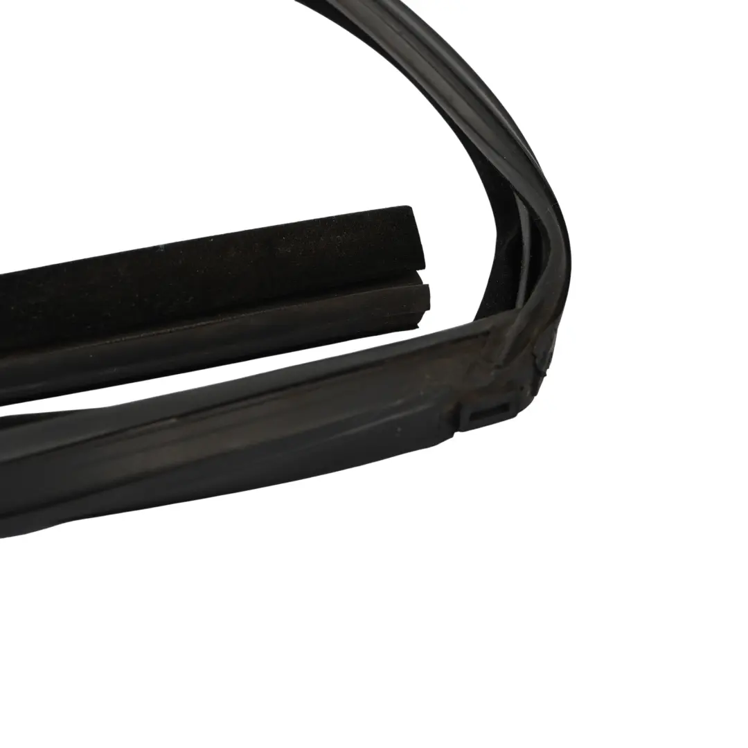 Türfenster Laufkanal Dichtung Vorne Rechts FK72-21596-AB für Land Rover Sport L550 mit Teilenummer LR076970 Land Rover Sport L550 Türfenster Laufkanal Dichtung Vorne Rechts FK72-21596-AB - SKU LR076970 - Teilenummer LR076970