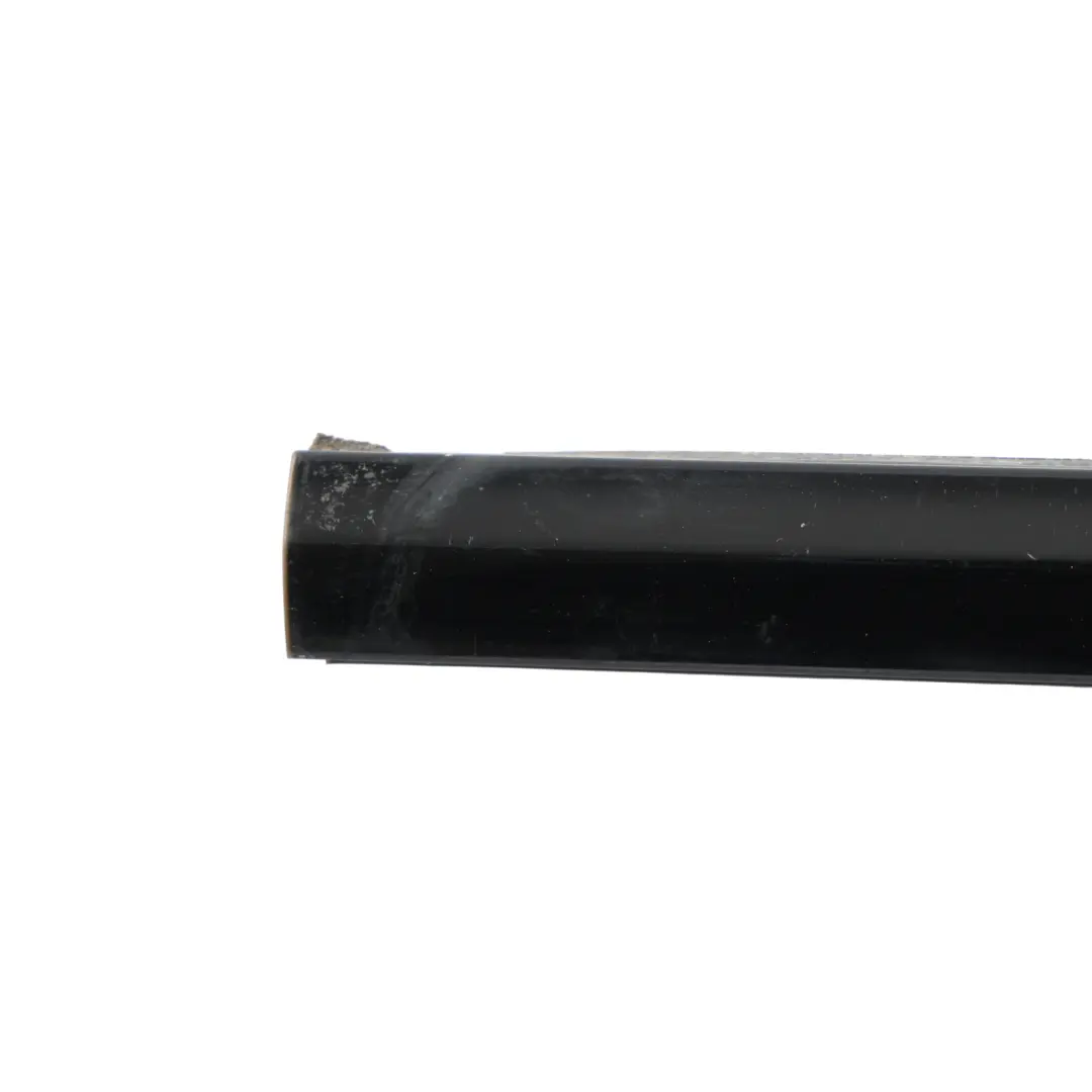 Bande Vitre Porte Avant Gauche Noir BJ32-21453-AF pour Land Rover Evoque L538 à propos du numéro de pièce LR080275 Land Rover Evoque L538 Bande Vitre Porte Avant Gauche Noir BJ32-21453-AF - SKU LR080275 - Numéro de pièce LR080275