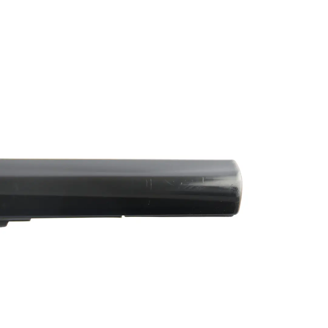 Fensterdichtung Tür Vorne Links Schwarz BJ32-21453-AF für Land Rover Evoque L538 mit Teilenummer LR080275 Land Rover Evoque L538 Fensterdichtung Tür Vorne Links Schwarz BJ32-21453-AF - SKU LR080275 - Teilenummer LR080275
