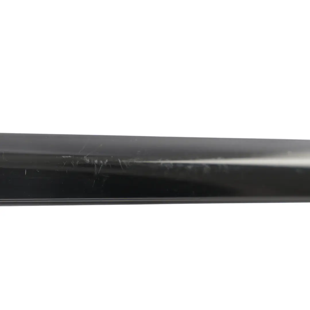 Land Rover Evoque L538 Bande Vitre Porte Avant Gauche Noir BJ32-21453-AF - SKU LR080275 - Numéro de pièce LR080275