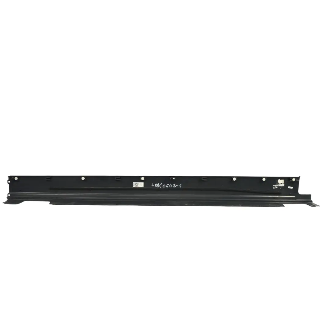 Range Rover L494 Moldura Umbral Puerta Izquierdo CPLA-101D57-AD - SKU LR110603-1 - Número de pieza LR110603