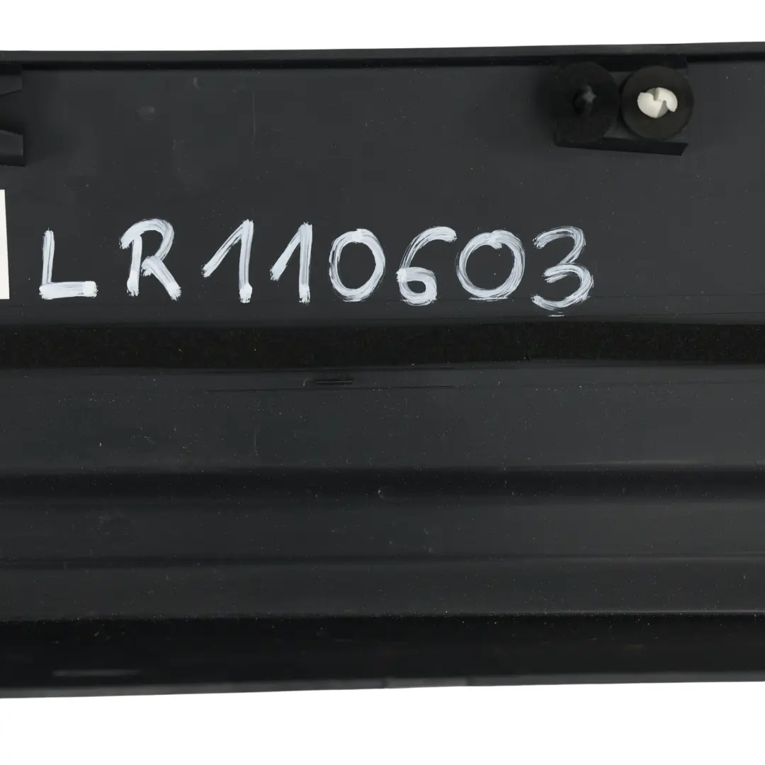 Seitenschweller Abdeckung Links für Land Rover Range Rover Sport L494 mit Teilenummer LR110603 Land Rover Range Rover Sport L494 Seitenschweller Abdeckung Links - SKU LR110603 - Teilenummer LR110603