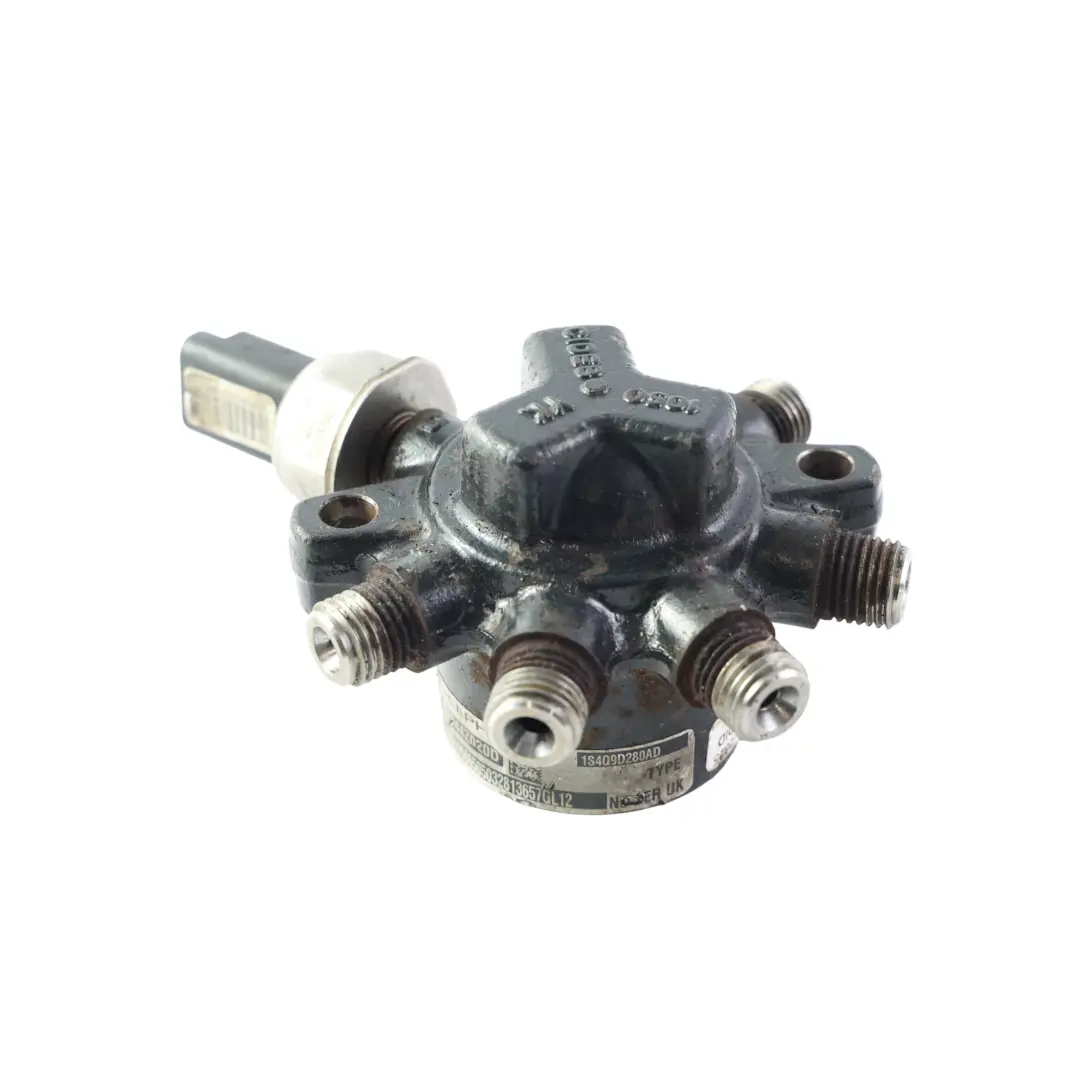 High Pressure Fuel Rail 1.8 TDI Diesel Engine to Ford Transit with Part number R9144Z020D Ford Transit High Pressure Fuel Rail 1.8 TDI Diesel Engine - SKU R9144Z020D - Part number R9144Z020D