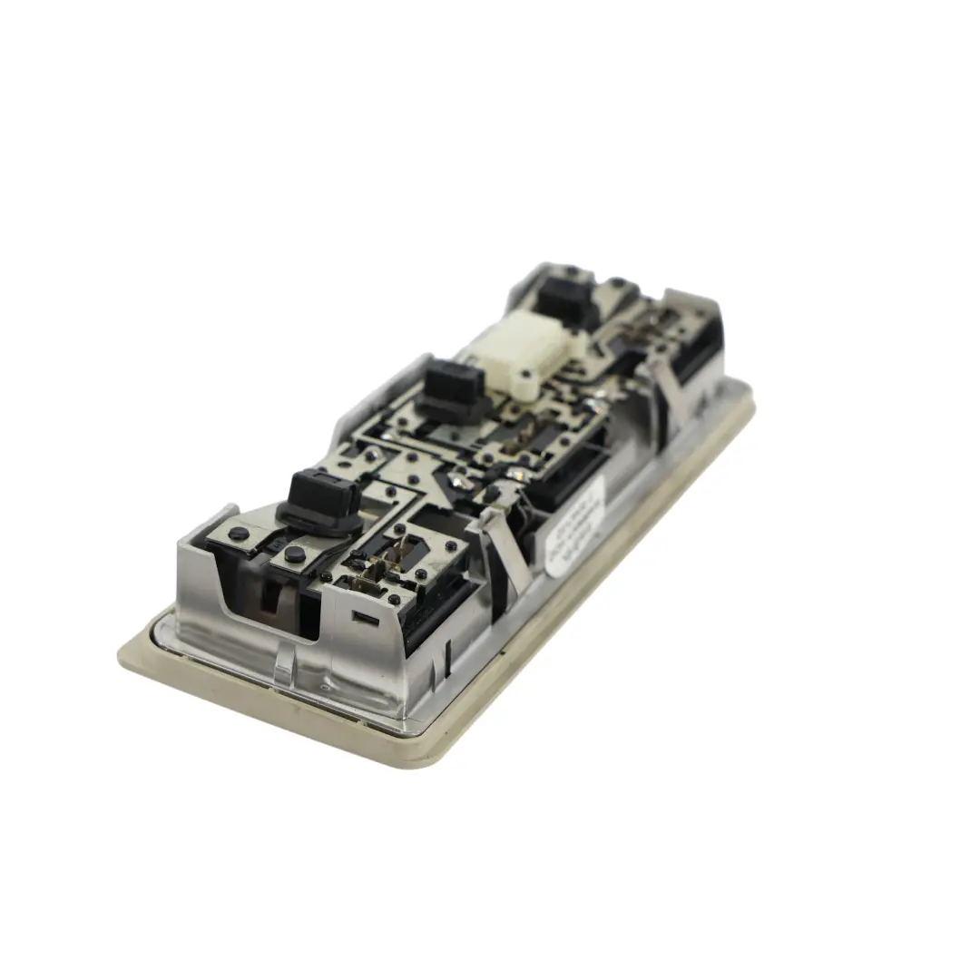 Luce Interna Cortesia Lettura XDM00005NUG per Range Rover L322 con numero di parte XDM000051NUG Range Rover L322 Luce Interna Cortesia Lettura XDM00005NUG - SKU XDM000051NUG - Numero di parte XDM000051NUG