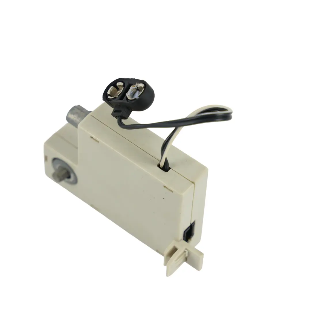 Range Rover Sport L320 Module Amplificateur Antenne - SKU XUC000201A - Numéro de pièce XUC000201A