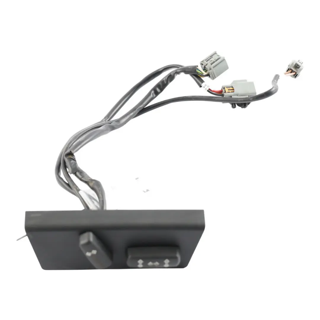Panel Regulacji Fotela Przedniego Prawy do Range Rover Sport L320 o numerze YUB500180PVJ Range Rover Sport L320 Panel Regulacji Fotela Przedniego Prawy - SKU YUB500180PVJ - Numer Części YUB500180PVJ