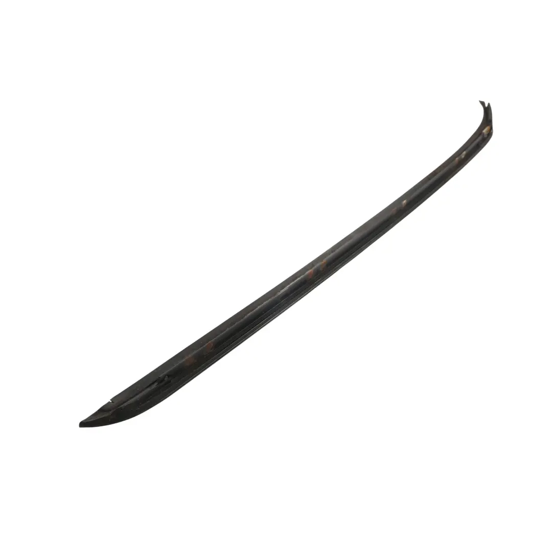 Listwa Szyby Zewnętrzna Przednia Lewa do BMW E90 E91 o numerze 0034043 BMW E90 E91 Listwa Szyby Zewnętrzna Przednia Lewa - SKU 0034043 - Numer Części 0034043