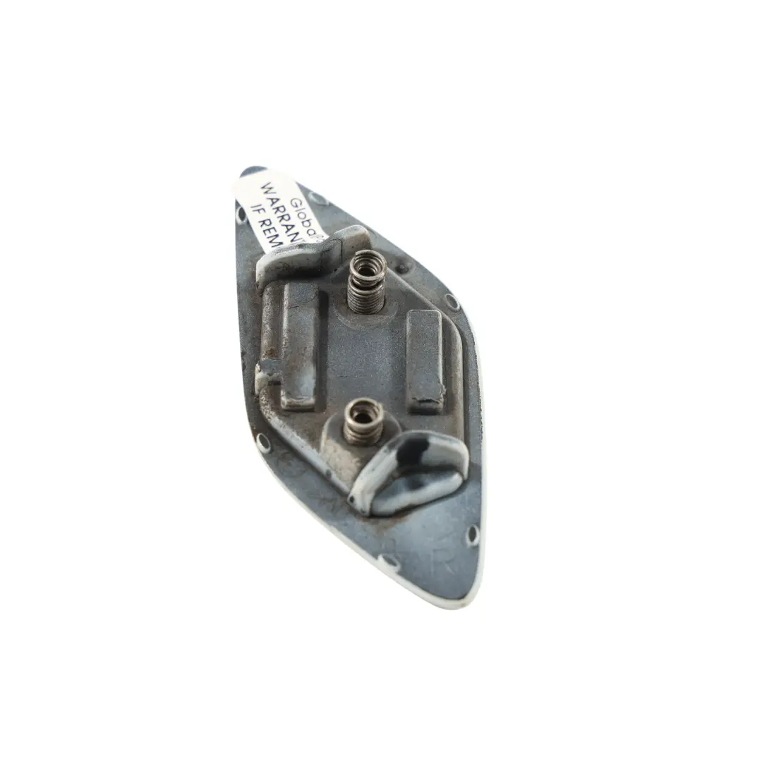 Coperchio Ugello Lavafari Anteriore Destro Bianco Alpino 3 - 300 per BMW E93 con numero di parte 0034466 BMW E93 Coperchio Ugello Lavafari Anteriore Destro Bianco Alpino 3 - 300 - SKU 0034466-AW - Numero di parte 0034466
