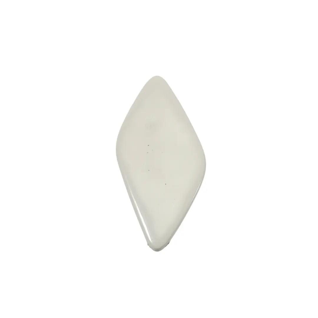Tapa Boquilla Lavaparabrisas Delantera Derecha Blanco Alpino para BMW E93 con número de pieza 0034466 BMW E93 Tapa Boquilla Lavaparabrisas Delantera Derecha Blanco Alpino - SKU 0034466-AW - Número de pieza 0034466