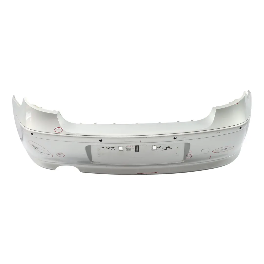Zderzak Tylny Titansilber Srebrny Metalik - 354 do BMW E81 E87 LCI o numerze 0035911 BMW E81 E87 LCI Zderzak Tylny Titansilber Srebrny Metalik - 354 - SKU 0035911-TS1 - Numer Części 0035911