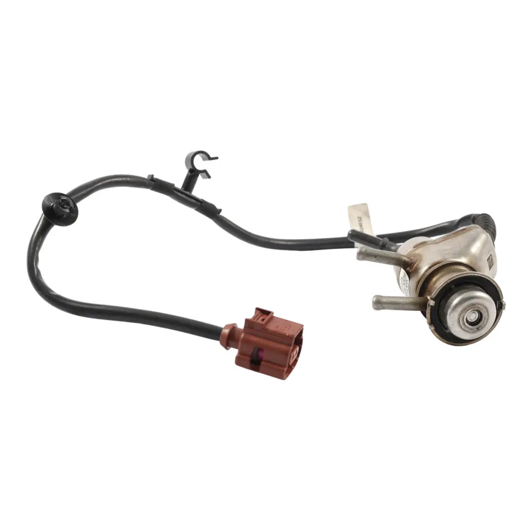 Injektor Adblue 2.0 TDI Diesel do Audi Q3 8U VW Tiguan 5N Passat A3 o numerze 04L131113Q Audi Q3 8U VW Tiguan 5N Passat A3 Injektor Adblue 2.0 TDI Diesel - SKU 04L131113Q - Numer Części 04L131113Q