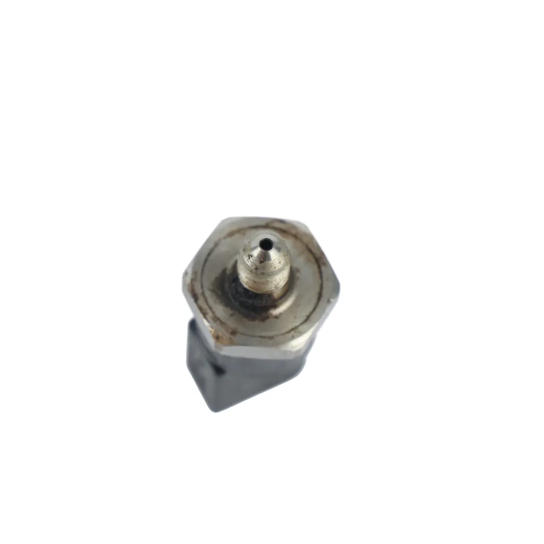 MK5 Audi A3 8P A4 B8 Fuel Pressure Sensor 2.0 TFSI to Volkswagen Golf with Part number 06D906051A Volkswagen Golf MK5 Audi A3 8P A4 B8 Fuel Pressure Sensor 2.0 TFSI - SKU 06D906051A - Part number 06D906051A