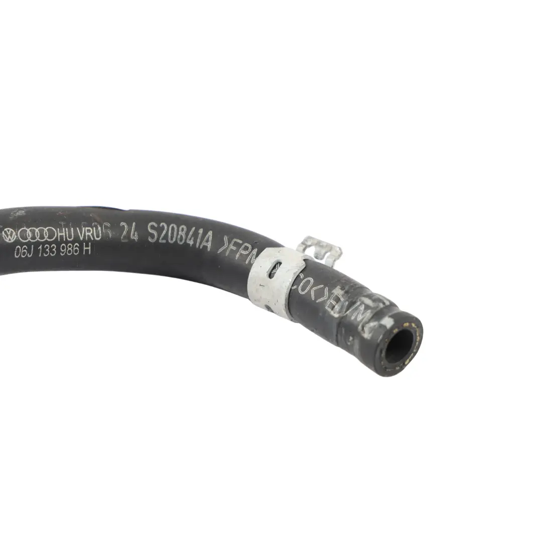 Tuyau Retour Carburant Moteur 1.8 FSI Essence pour Audi A3 8P à propos du numéro de pièce 06J133986H Audi A3 8P Tuyau Retour Carburant Moteur 1.8 FSI Essence - SKU 06J133986H - Numéro de pièce 06J133986H