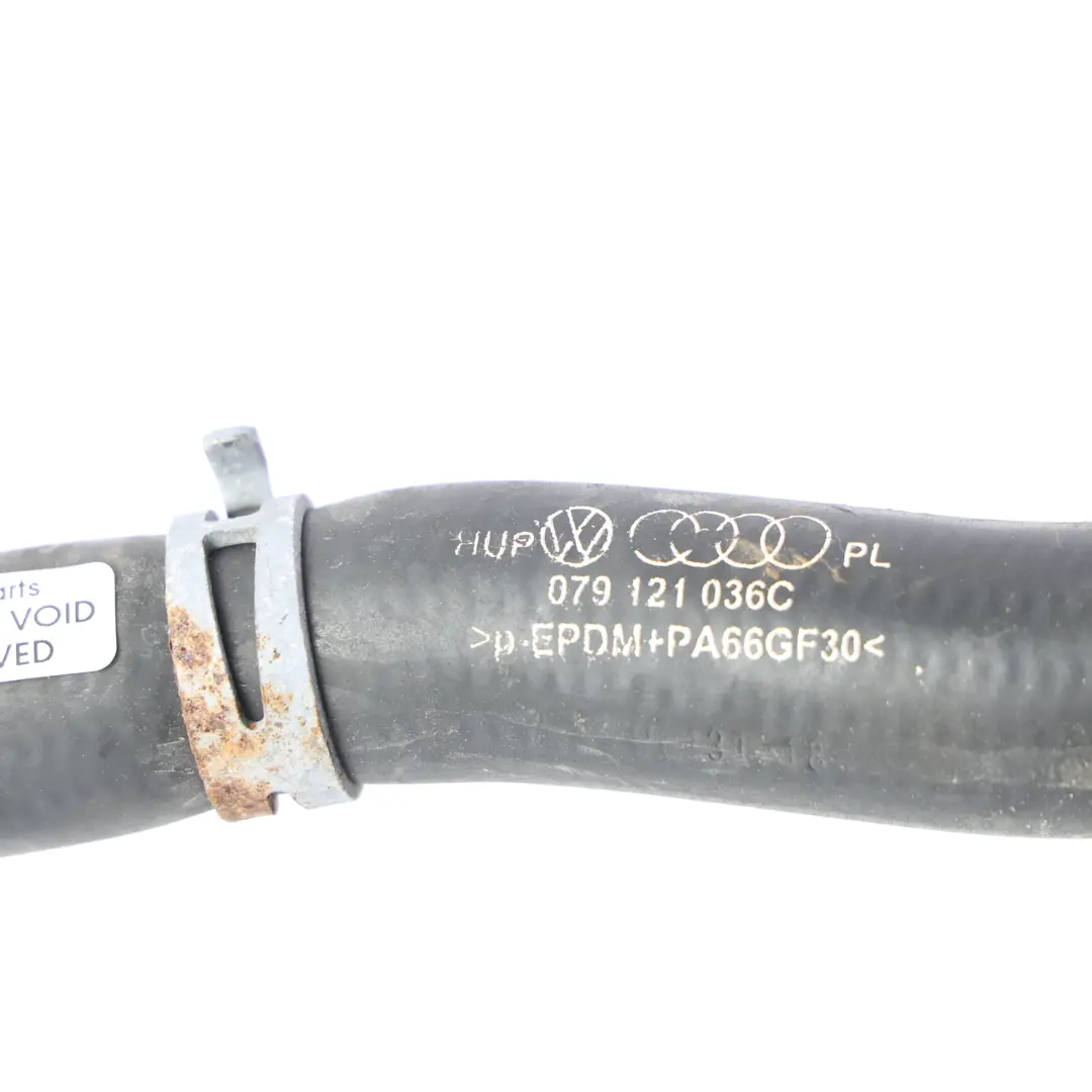 Tubo Manicotto Liquido Refrigerante 4.2 V8 CFSA per Audi RS4 RS5 B8 8T con numero di parte 079121036C Audi RS4 RS5 B8 8T Tubo Manicotto Liquido Refrigerante 4.2 V8 CFSA - SKU 079121036C - Numero di parte 079121036C