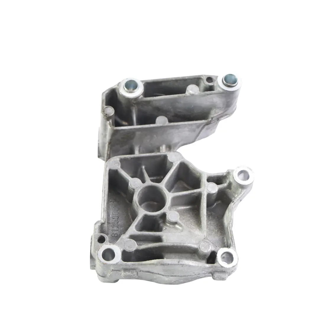 Supporto Staffa Montaggio Alternatore 4.2 FSI CFSA per Audi RS4 RS5 B8 con numero di parte 079903805AD Audi RS4 RS5 B8 Supporto Staffa Montaggio Alternatore 4.2 FSI CFSA - SKU 079903805AD - Numero di parte 079903805AD