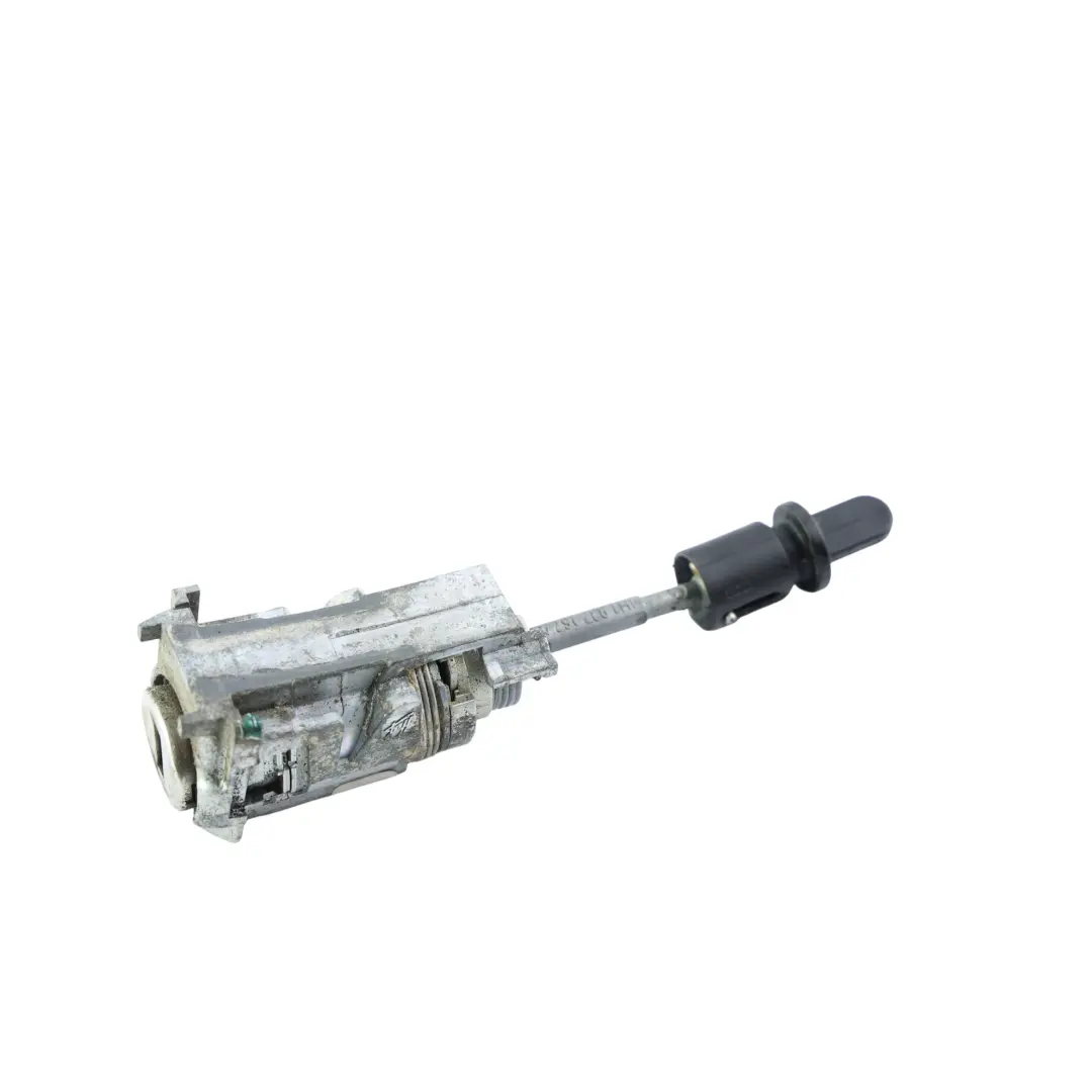 Wkładka Zamka Klamki Drzwi Przedni Lewy do Audi A8 D4 o numerze 107837167BK Audi A8 D4 Wkładka Zamka Klamki Drzwi Przedni Lewy - SKU 107837167BK-1 - Numer Części 107837167BK