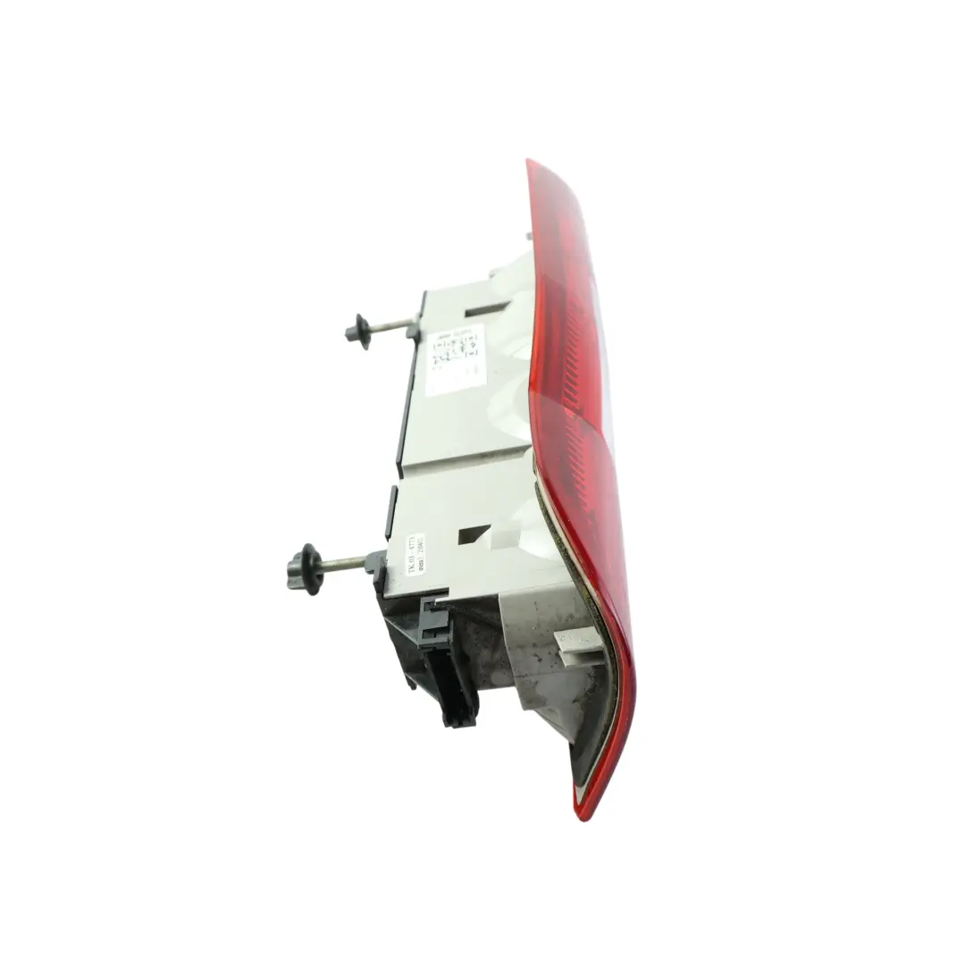 Luz Trasera Derecha Panel Lateral para Ford Transit MK7 con número de pieza 1435880 Ford Transit MK7 Luz Trasera Derecha Panel Lateral - SKU 1435880-1 - Número de pieza 1435880