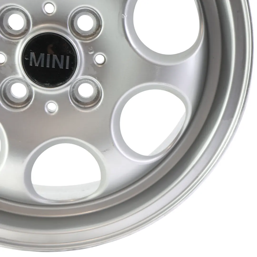 Felga Aluminiowa Srebrna 15" 5,5J ET:45 do Mini Cooper One R50 R55 R56 R57 o numerze 1512458 Mini Cooper One R50 R55 R56 R57 Felga Aluminiowa Srebrna 15" 5,5J ET:45 - SKU 1512458-9 - Numer Części 1512458