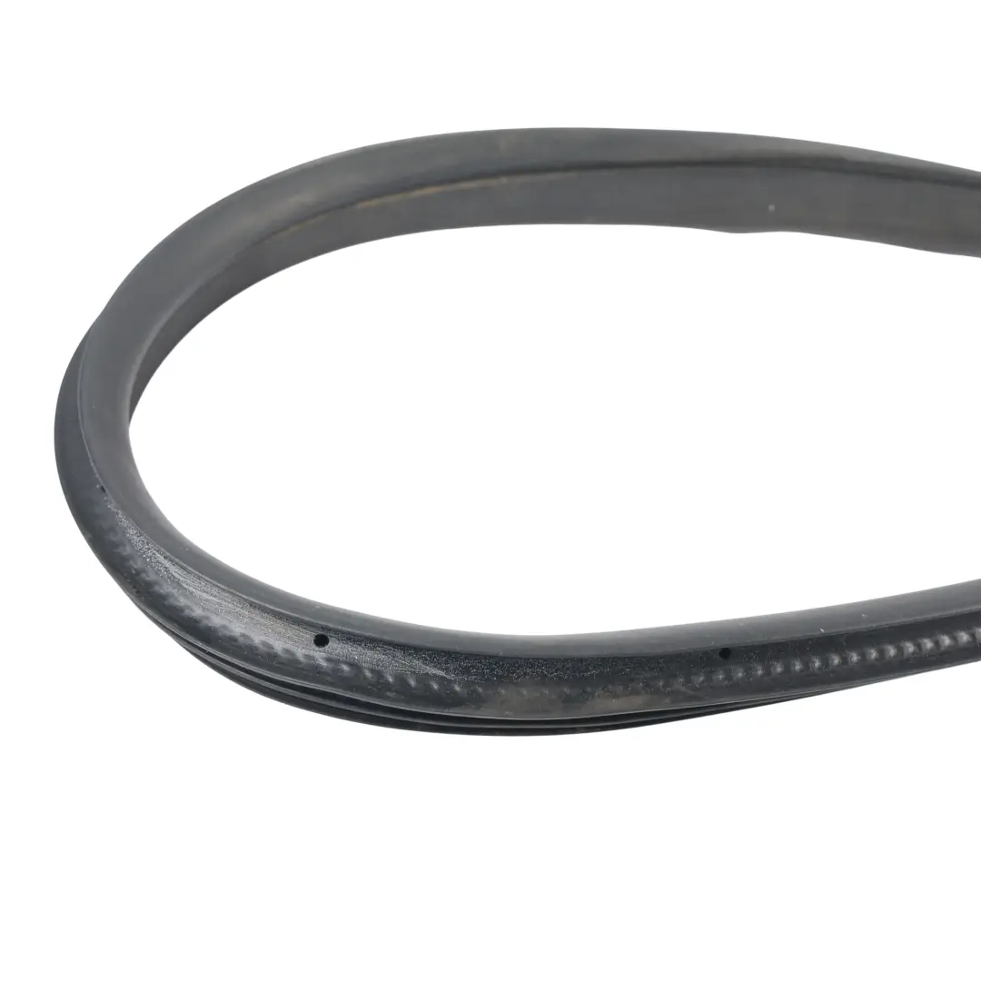 Mk4 Uszczelka Drzwi Tylnych Lewa Prawa do Ford Mondeo o numerze 1671633 Ford Mondeo Mk4 Uszczelka Drzwi Tylnych Lewa Prawa - SKU 1671633 - Numer Części 1671633